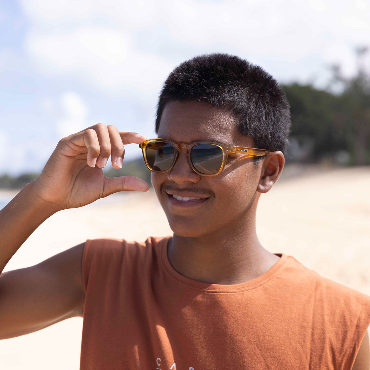 Homeland - Crystal Honey Frame Grey Lens