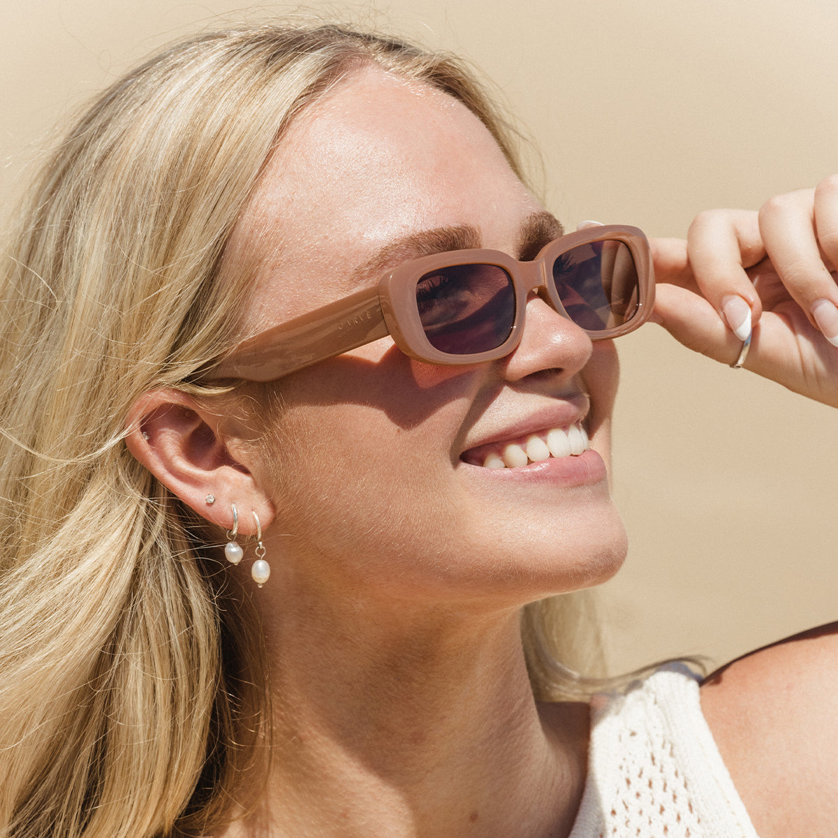 Lizbeth - Gloss Translucent Nude Frame with Brown Lens