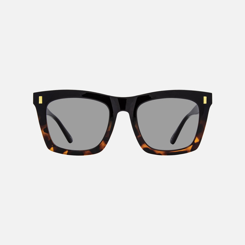 eyewear_Sunglasses~Grey