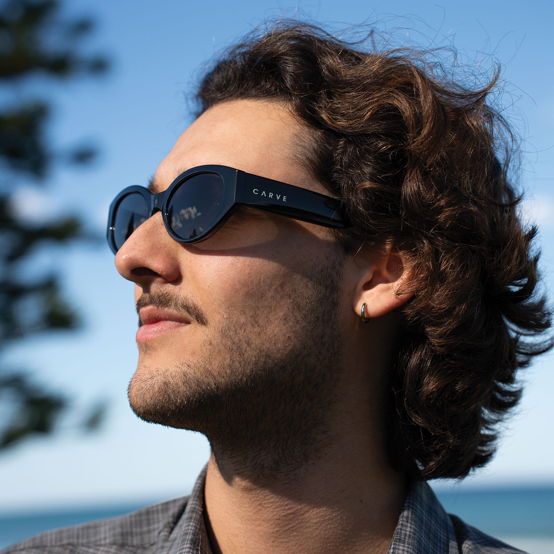 Lola - Gloss Black with Grey Lens